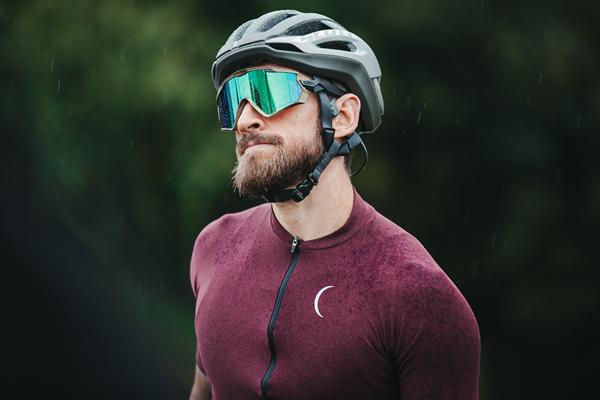 5  Rekomendasi Kacamata Sepeda Terbaik, Aman saat Gowes