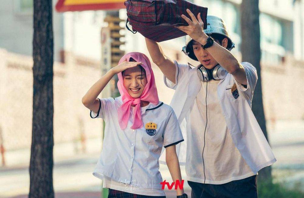 Bona dan Choi Hyun Wook di drama Twenty-Five Twenty-One (instagram.com/tvn_drama)
