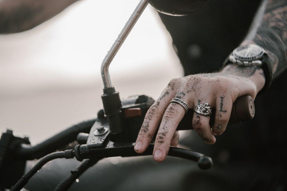 Ilustrasi Rem Motor (pexels.com/ArtHouse Studio)