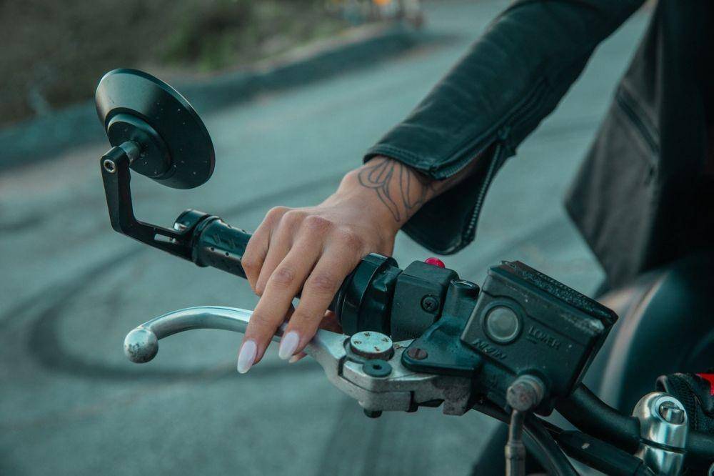 Ilustrasi Komstir Motor (pexels.com/Ekaterina Belinskaya)