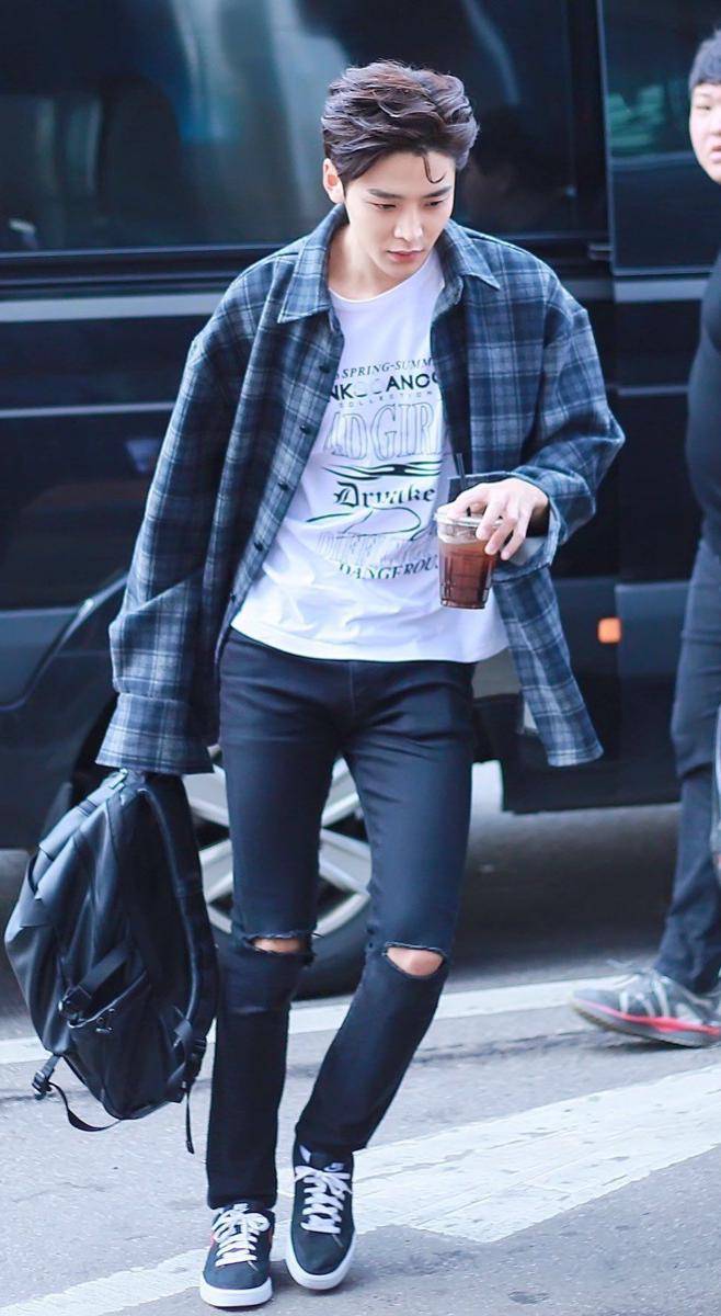 outer ala Rowoon SF9 (twitter.com/TheDailyNoona)