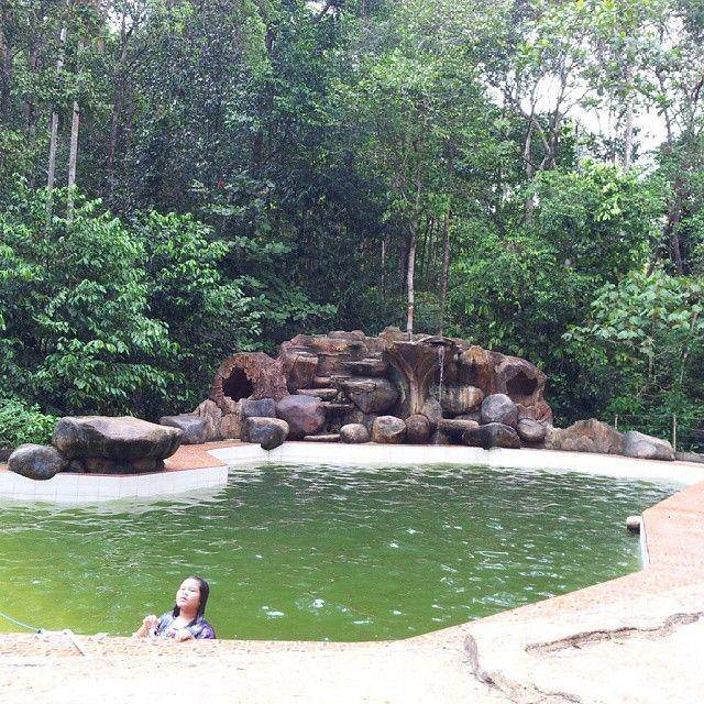 Hutan Wisata Mata Kucing, Batam (instagram.com/linasasmita)