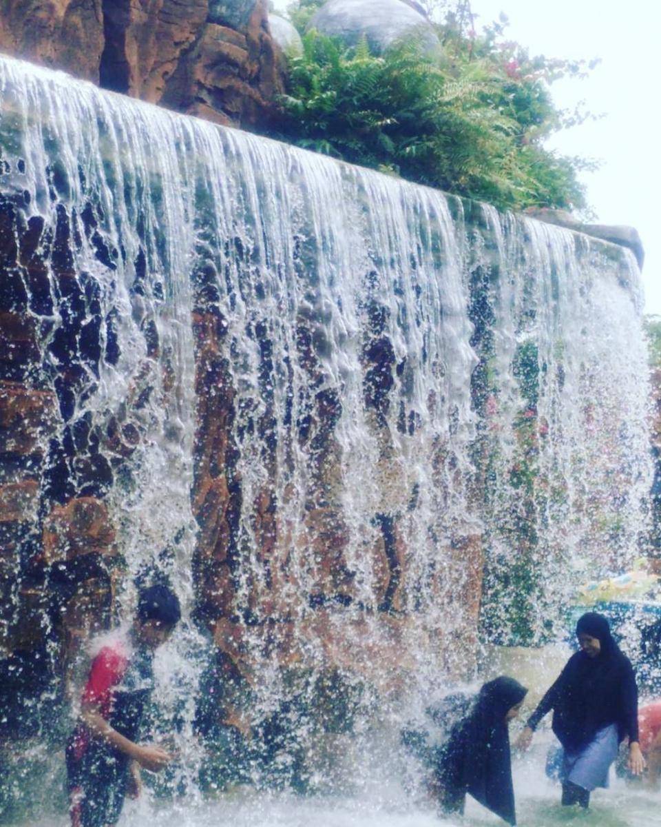 Waterpark Top 100 Batu Aji, Batam (instagram.com/naazdove)