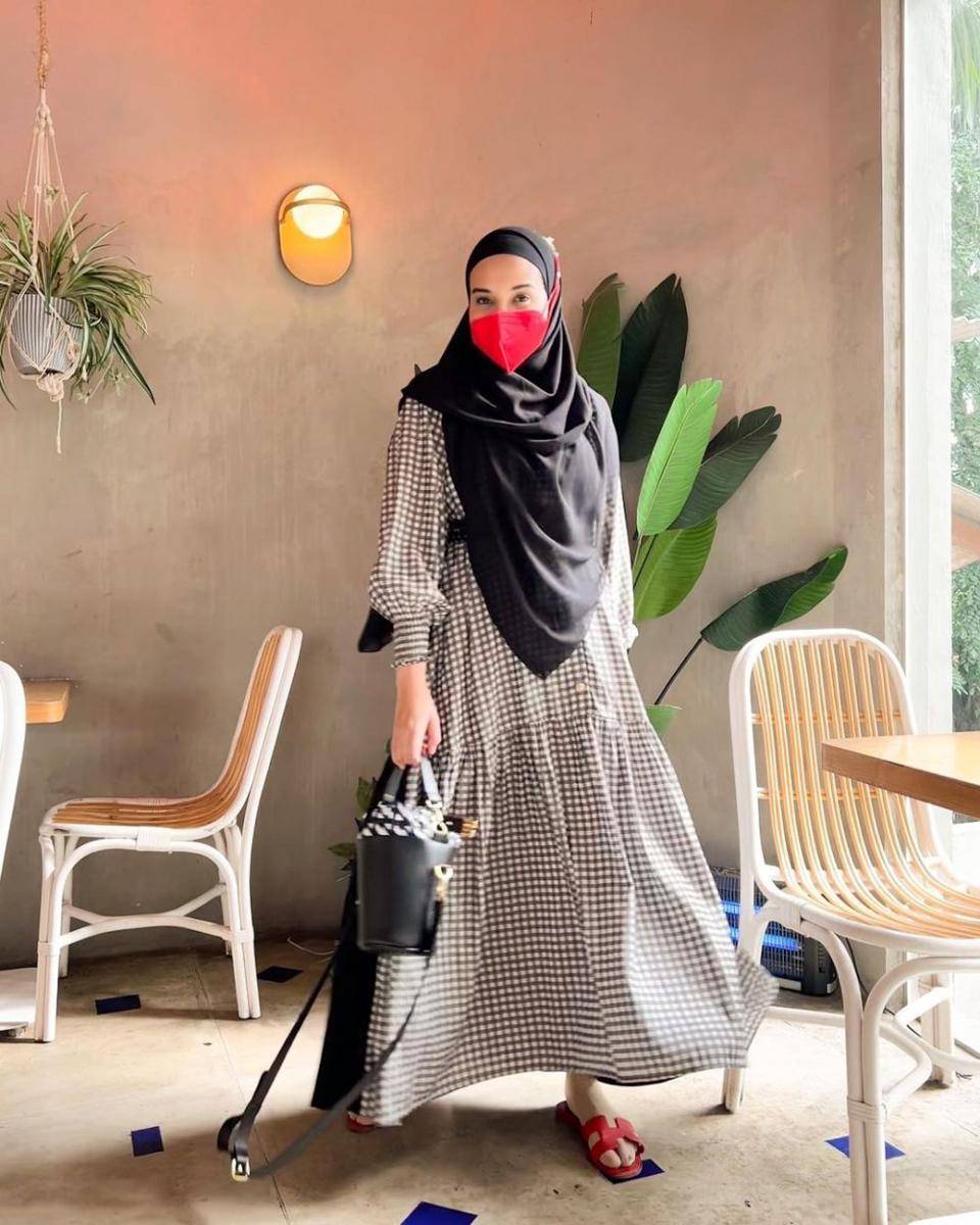 Zaskia Sungkar (instagram.com/zaskiasungkar15)