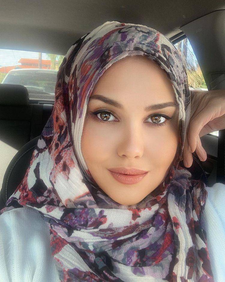 potret Cindy Claudia tampil berhijab (instagram.com/cindyclaudiaofficial)
