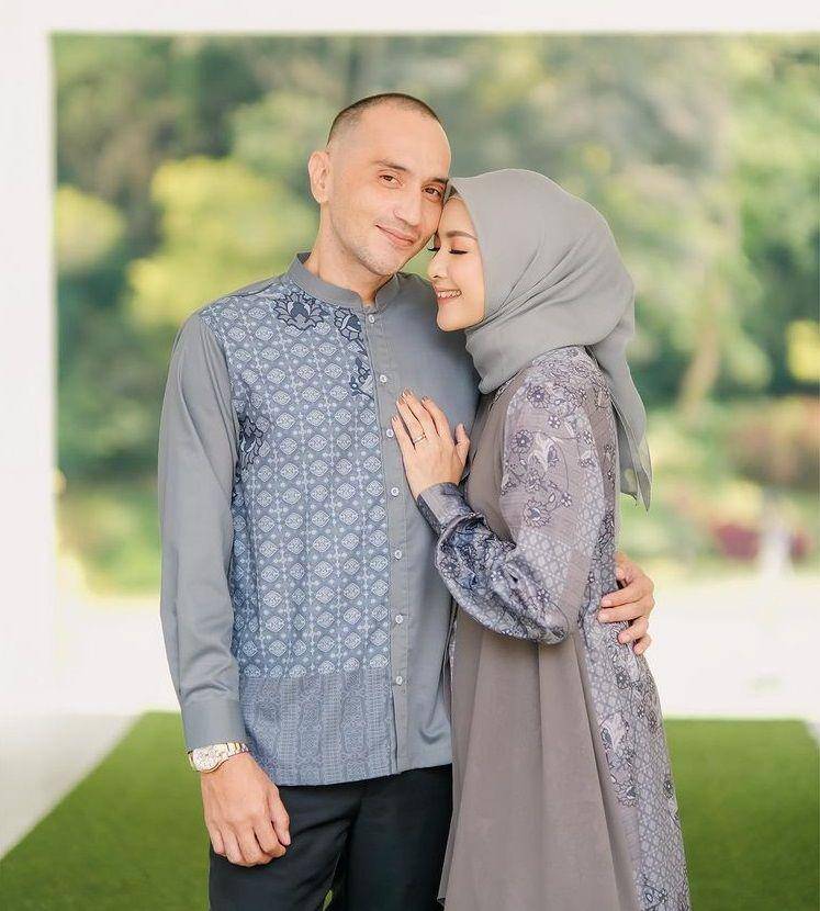 Ilustrasi baju lebaran couple (instagram.com/richaiskak)