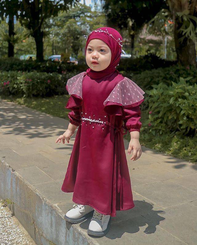 Ilustrasi baju lebaran anak (instagram.com/babyshireenaqila)