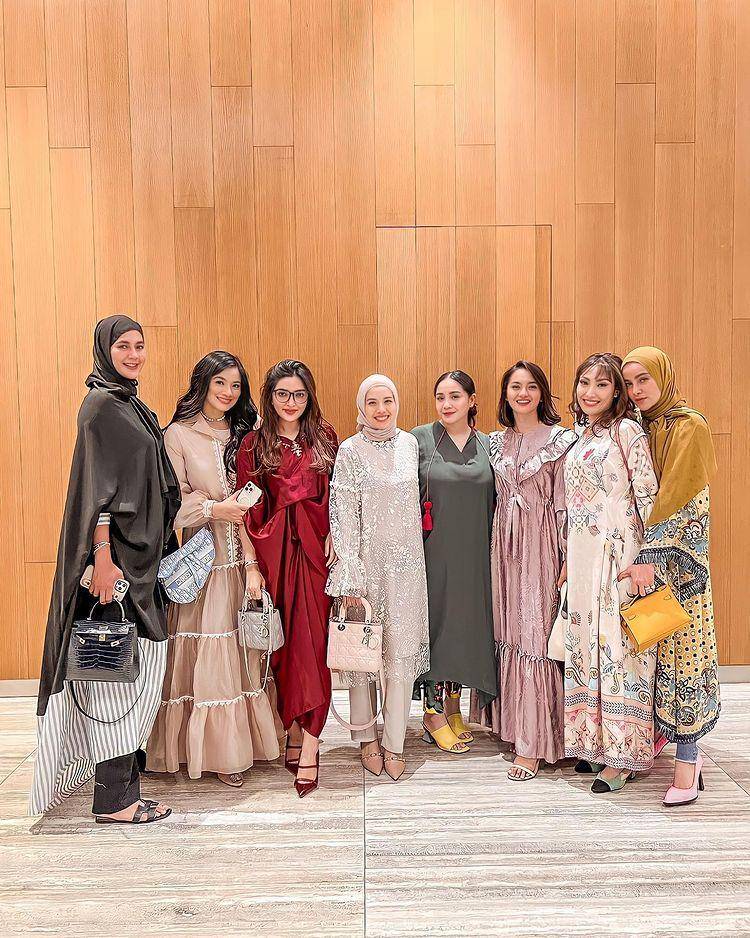 potret Paula tampil berhijab (instagram.com/paula_verhoeven)