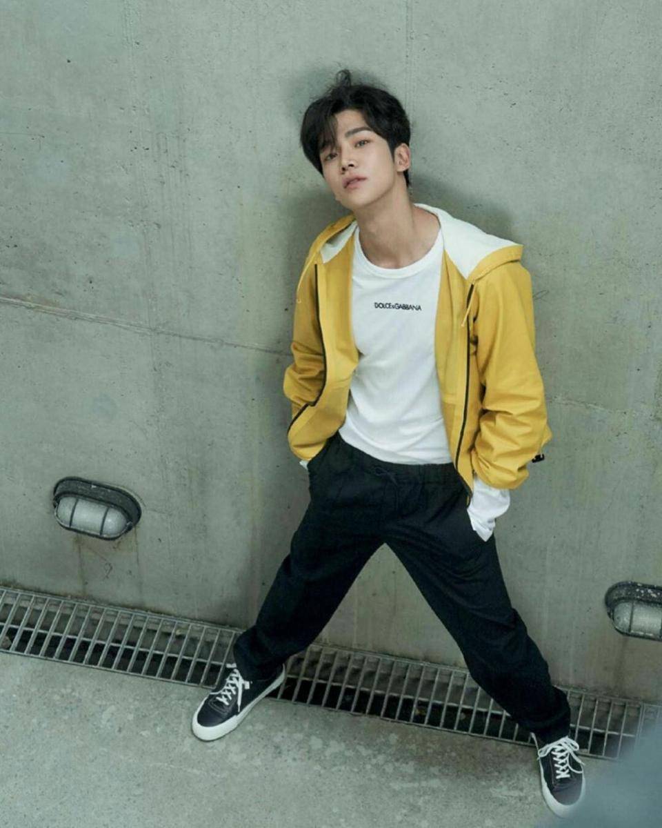 outer ala Rowoon SF9 (twitter.com/TheDailyNoona)