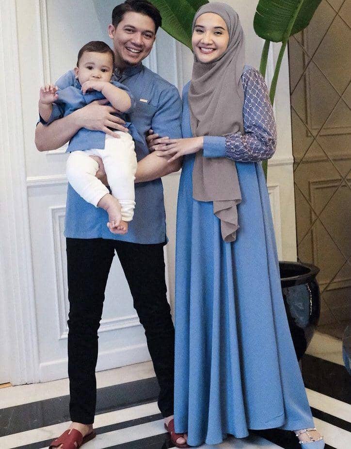 seragam keluarga artis (Instagram.com/zaskiasungkar)