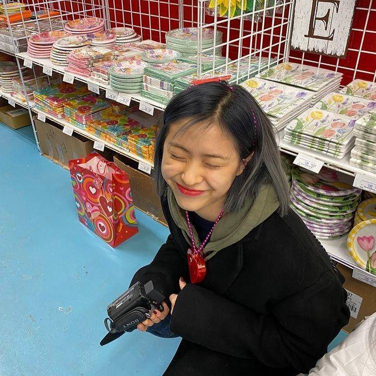 Gaya rambut Ryujin ITZY (instagram.com/itzy.all.in.us)