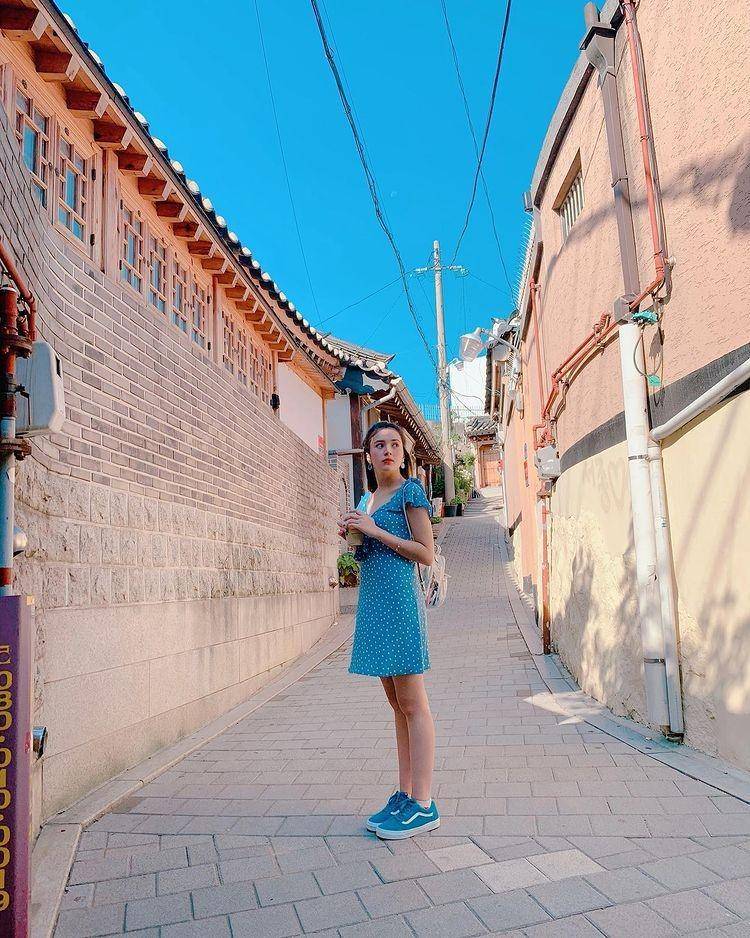 OOTD hangout Beby Tsabina (instagram.com/bebytsabina)