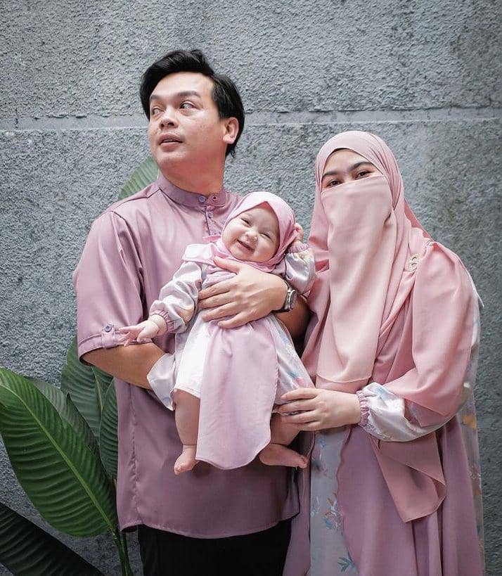 seragam keluarga artis (Instagram.com/nattareza)