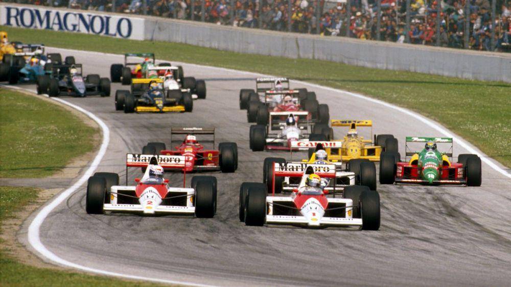 Duo McLaren (Alain Prost dan Ayrton Senna) tengah memimpin GP San Marino 1989. (twitter.com/McLarenF1)