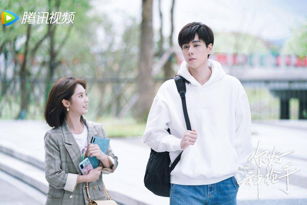 Xing Fei dan Hu Yi Tian di drama Hello, the Sharpshooter (dok. WeTV/Hello, the Sharpshooter)