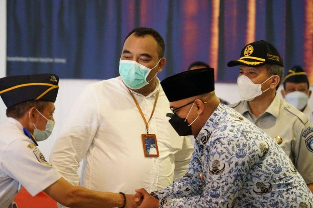 GM Pelindo Semarang Hardiyanto saat bertemu dengan Plh Kepala KSOP Semarang di Pelabuhan Tanjung Emas. (Dok Humas Pelindo Semarang)