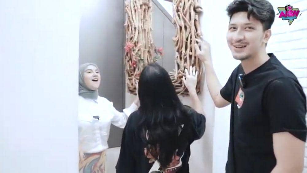 Potret rumah baru Aditya Zoni dan Yasmin (Youtube.com/Aish TV)
