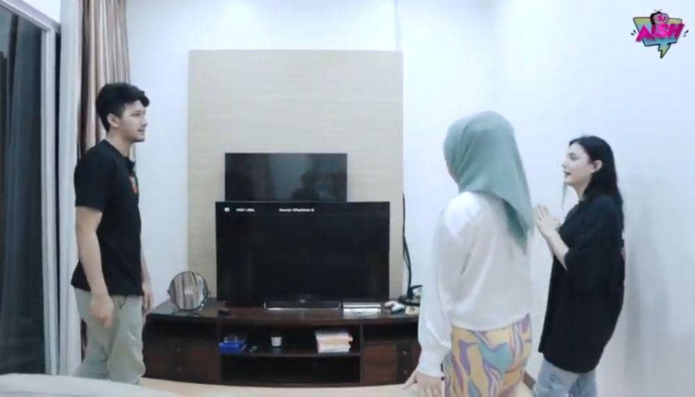 Potret rumah baru Aditya Zoni dan Yasmin (Youtube.com/Aish TV)
