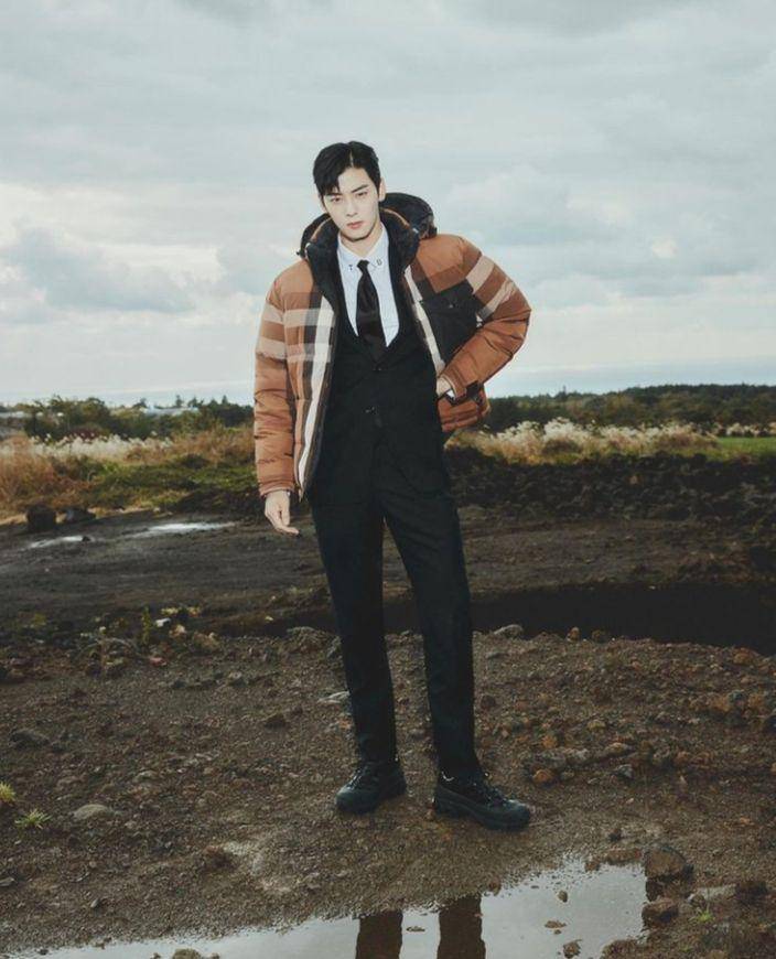 Referensi mix and match outerwear ala Cha Eun Woo Astro (instagram.com/eunwo.o_c)