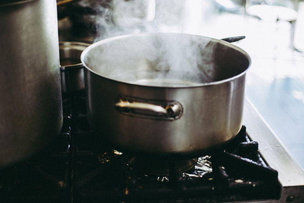 ilustrasi memasak air (unsplash,com/Michal Balog)