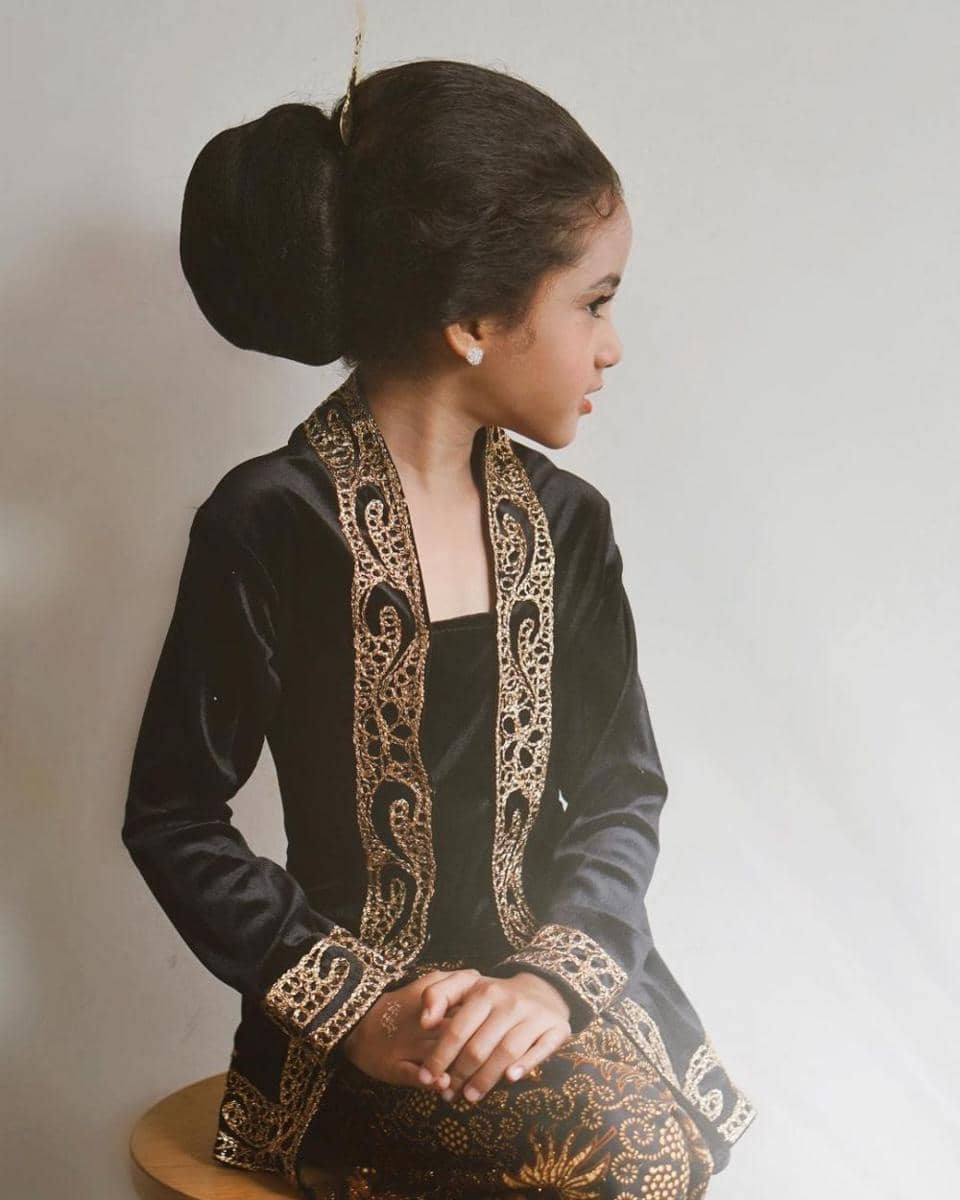 Potret Alana anak Munira Agile saat kartinian (Instagram.com/miraagile)