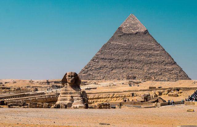gambar Piramida dan patung Sphinx (unsplash.com/Nada Habashy)