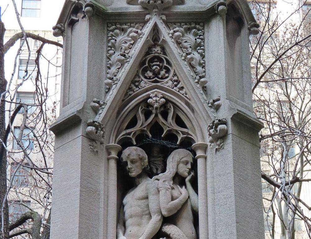 patung Adam dan Hawa di Gereja Trinity (Manhattan) (commons.wikimedia.org/Daniel Penfield)