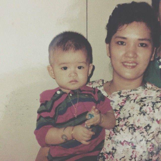 potret Morgan Oey saat bayi bersama ibu (Instagram.com/morganoey)