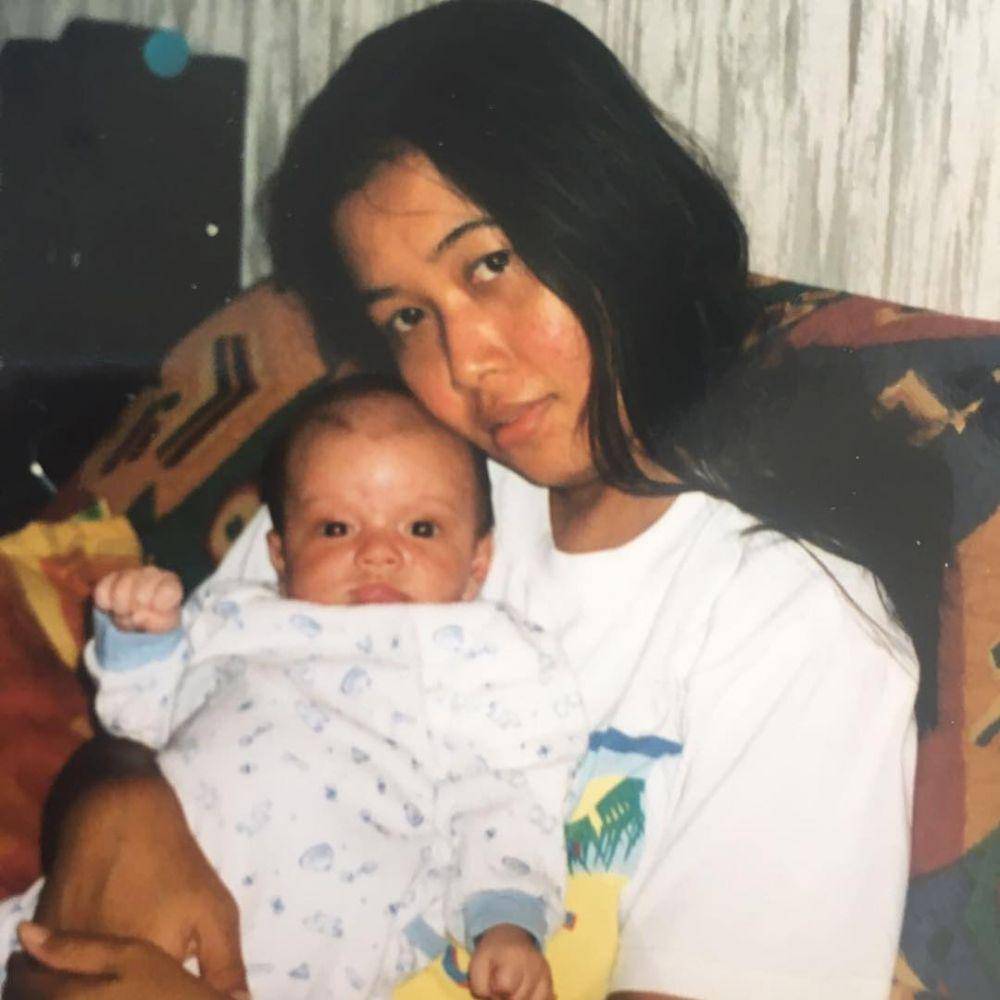 potret Bryan Domani saat bayi bersama ibu (Instagram.com/bryandomani_bd_)