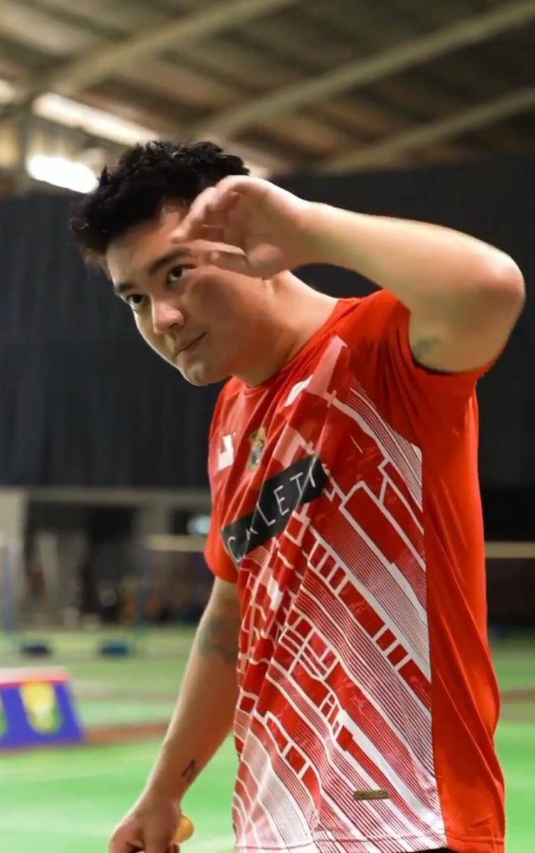 potret Boy William bermain badminton (instagram.com/boywilliam17)
