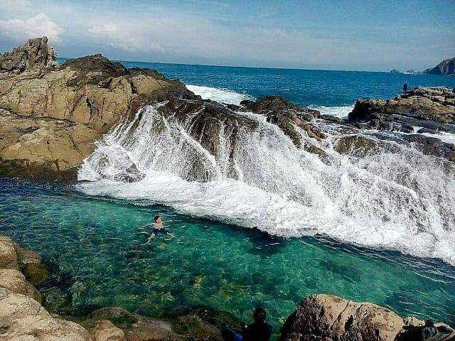 Pantai Wediombo (pexels.com/Jogja_event_tour)