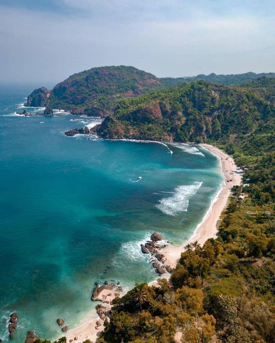 Pantai Wediombo (instagram.com/Pariwisatajogja)