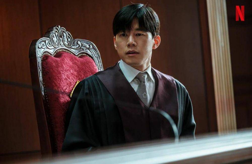 Kim Moo Yul di drama Juvenile Justice (instagram.com/netflixkr)