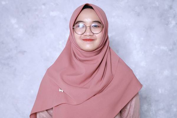 Hijab syar'i sebagai model hijab yang cocok untuk gamis (unsplash.com/eyemgm)