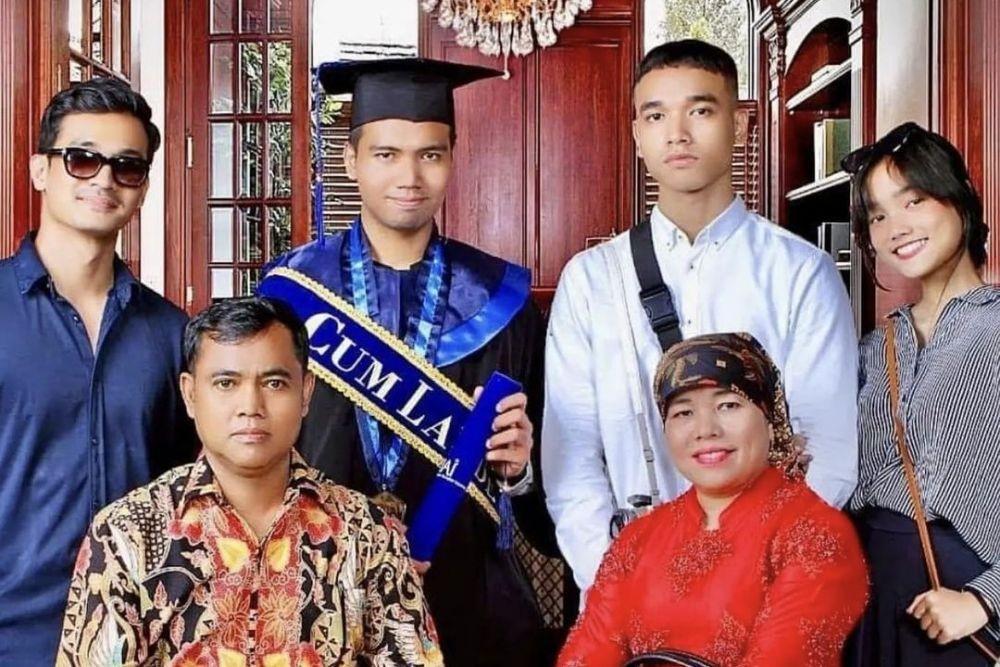 7 Artis yang Sempat Sindir Keluarga Haji Faisal, Terbaru Farhat Abbas