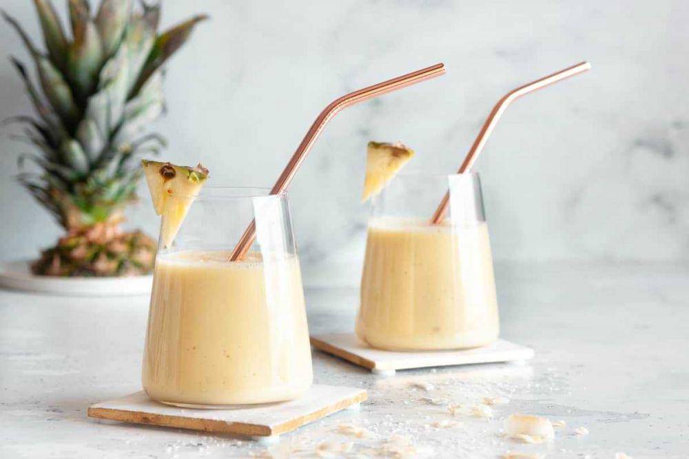 ilustrasi smoothie nanas (theclassybaker.com)