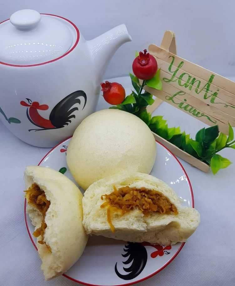 bakpao ayam (instagram.com/yantiliaw)