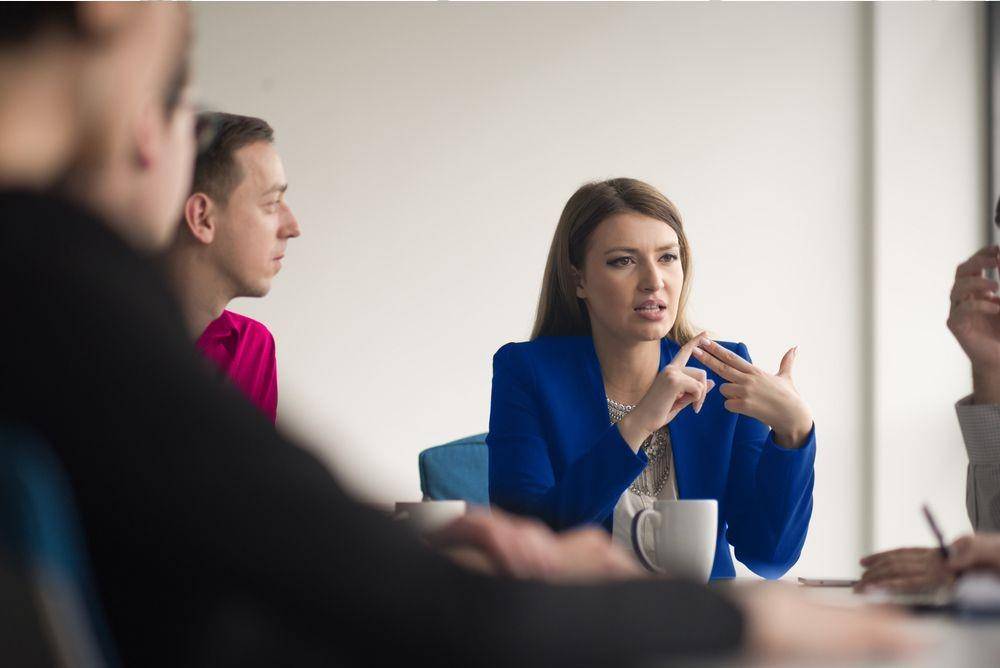 Seseorang sedang interview kerja (Shutterstock/dotshock)