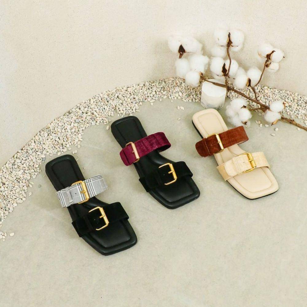 sandal wanita merk lokal untuk Lebaran (instagram.com/alivelovearts)
