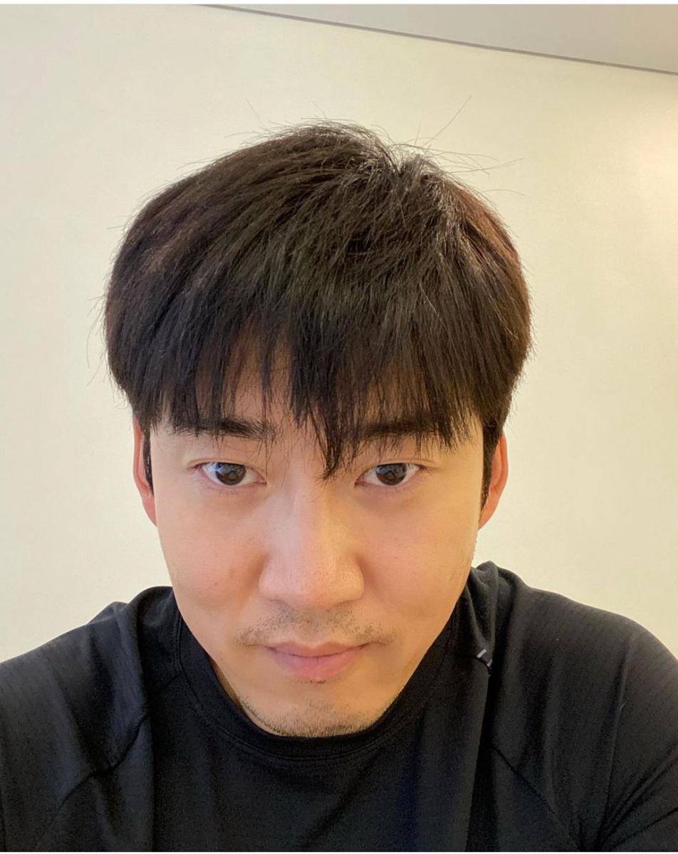 Yoon Kye Sang (instagram.com/yoonkyesang.official)