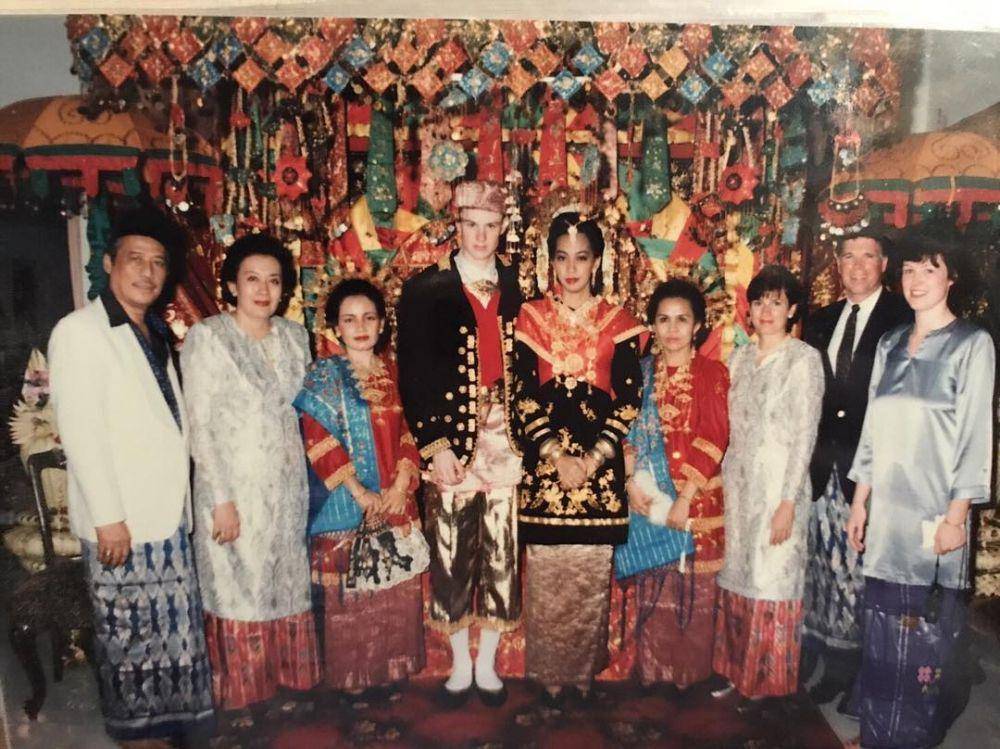 potret lawas pernikahan orang tua Kimberly Ryder (Instagram.com/irvina_zainal)