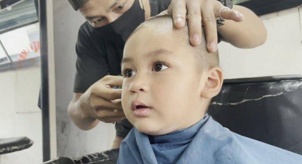 potret Kiano berambut botak (youtube.com/Baim Paula)