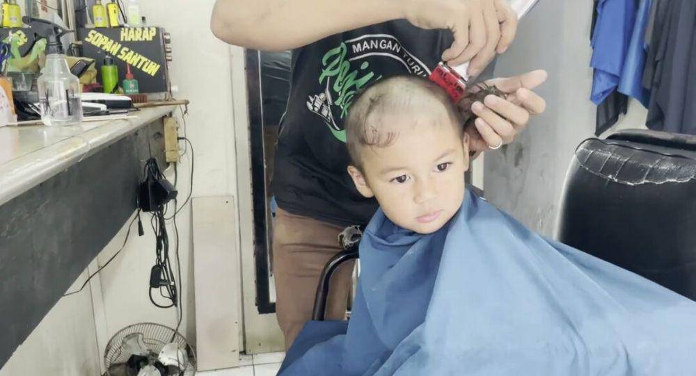 potret Kiano berambut botak (youtube.com/Baim Paula)