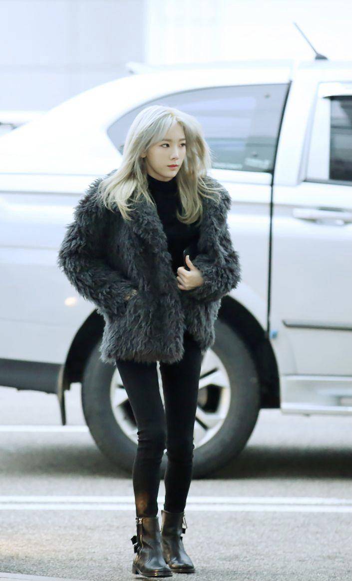 fluffy jacket (twitter.com/Karinaa00480465)