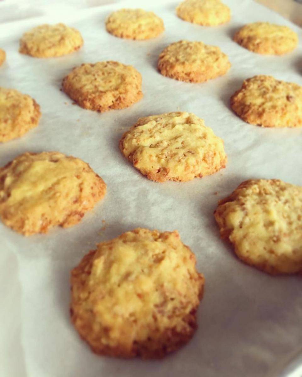 Cornflake cheese cookies (instagram.com/erlish777)