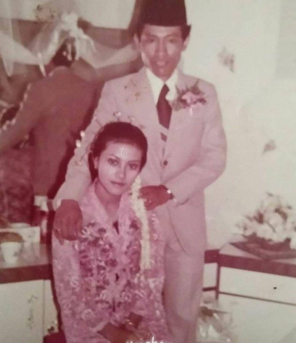 potret lawas pernikahan orang tua Intan Nuraini (Instagram.com/intan_nuraini23)