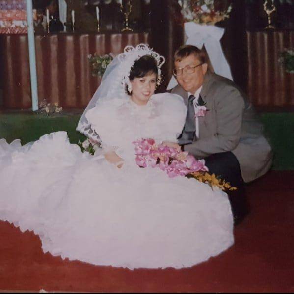 potret lawas pernikahan orang tua Pamela Bowie (Instagram.com/danikbowie)