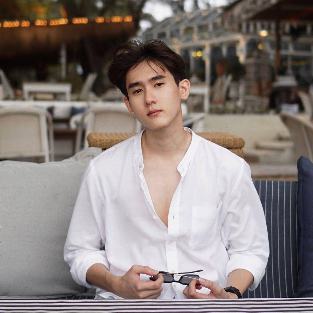 Book Kasidet (instagram.com/kasibook_)