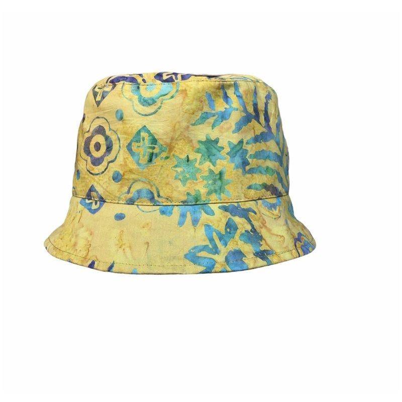 Bucket hat batik (www.shopee.co.id)