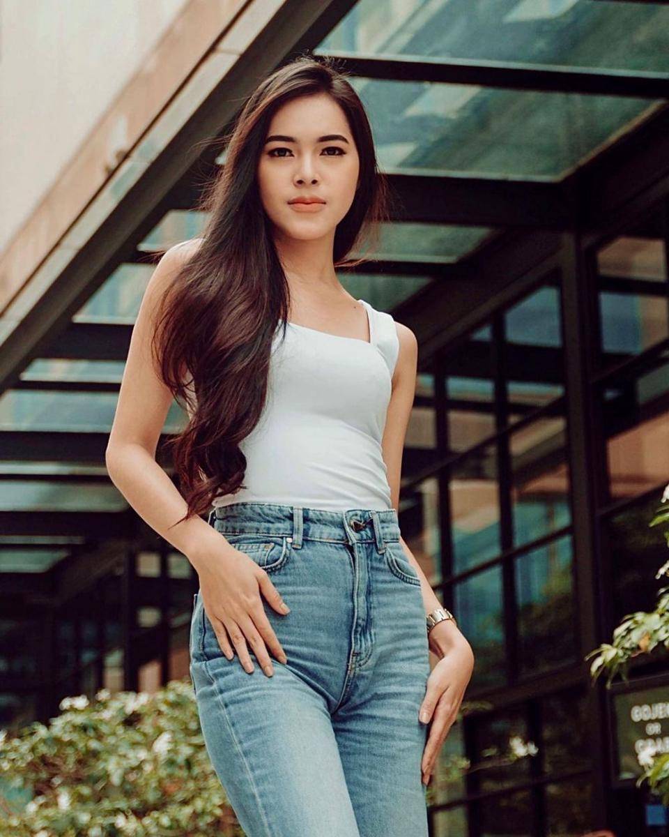 Stella Maukar (Instagram.com/stellamaukar)